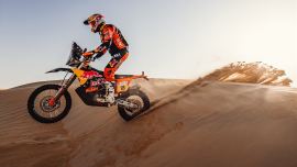 Toby Price kommt immer besser zurecht und findet im Laufe der Rallye einen starken Rhythmus.