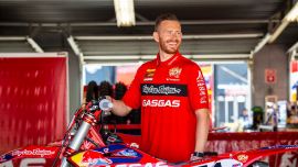 Die GASGAS Troy Lee Designs Kollektion macht es dir 2022 noch leichter, deine Lieblings-Dirtbike-Marke zu repräsentieren und sorgt dafür, dass du auf und abseits der Rennstrecke starke Statements setzen kannst.