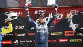 Es war ein Traumwochenende für Mikael Persson von Husqvarna Factory Racing, der bei der dritten Runde der FIM EnduroGP-Weltmeisterschaft in Italien an beiden Tagen den Sieg in der Enduro3-Klasse holte. 