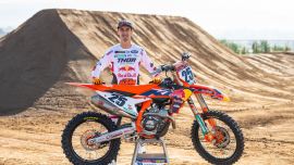 Das Red Bull KTM Factory Racing Team ist stolz darauf, Marvin Musquin in seiner 12. Saison im US-Team begrüßen zu dürfen, in der er in der AMA Supercross Championship 2023 auf der KTM 450 SX-F FACTORY EDITION mit der Startnummer 25 antreten wird.