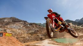 GASGAS weiß, dass sich die Fähigkeiten von Trial und Hard Enduro stark überschneiden und hat sich die ultimative Herausforderung ausgedacht, um herauszufinden, wie nahe sich die beiden Disziplinen tatsächlich sind. 