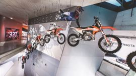 Nervenkitzel, Reiselust und Technik-Knowhow bringt die KTM Motohall mit den Herbstevents in den Terminkalender.