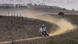 Mit einer starken Fahrt auf der kurzen, letzten Etappe der spanischen Veranstaltung sicherte sich der Husqvarna Factory Racing Fahrer sein zweites Podium in Folge und wurde Vierter in der Gesamtwertung der FIM World Rally-Raid Championship 2022.