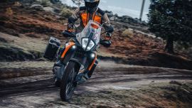 Mit der Einführung der KTM 890 ADVENTURE 2023 beginnt die zweite von sechs Phasen der #DARE2ADV-Kampagne 2023. 