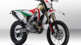 Bimota hat die Kawasaki KX450 in eine leichtere, wettbewerbsfähigere Hard Enduro unter 110kg umgebaut!