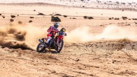 Heute, am 31. Dezember 2022, starten der amtierende Dakar-Champion Sam Sunderland und sein Teamkollege Daniel Sanders in die mit Spannung erwartete 45. Ausgabe der härtesten Rallye der Welt - der berüchtigten Rallye Dakar. 