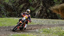 Toby Price von Red Bull KTM Factory Racing hat die extrem harte und lange zweite Etappe der Rallye Dakar 2023 als fünftschnellster Fahrer beendet.