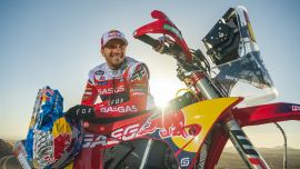 Sam Sunderland von Red Bull GASGAS Factory Racing ist nach seinem unglücklichen Sturz bei der Dakar wieder voll einsatzfähig und wird bei der Abu Dhabi Desert Challenge 2023 an den Start gehen.