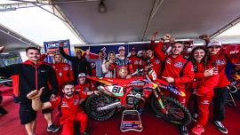 Red Bull GASGAS Factory Racing überquerte den Atlantik für den Saisonauftakt der FIM Motocross-Weltmeisterschaft 2023, den Grand Prix von Patagonien-Argentinien, wo die Fahrer vor einem großen Publikum fantastische Ergebnisse erzielten.