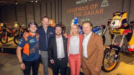 Die KTM Motohall Sonderausstellung ermöglicht es den Besuchern in die Welt der Dakar einzutauchen - ein Rennen mit vielen Geschichten. 