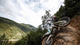 Billy Bolt von Husqvarna Factory Racing hat in der dritten Runde der FIM Hard Enduro World Championship einen starken Lauf hingelegt und bei Red Bull Romaniacs den vierten Platz in der Gesamtwertung belegt.