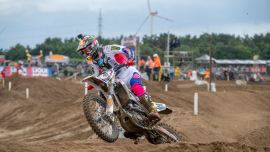 Jago Geerts vom Monster Energy Yamaha Factory MX2 Team schloss die Lücke im MX2-Titelkampf mit einem dominanten Doppelsieg bei der 13. Runde der FIM Motocross-Weltmeisterschaft in Lommel, Belgien.