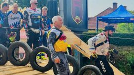 Peter Nesuta ist von Anfang an schon bei den Red Bull Romaniacs dabei und wurde nach 20 Jahren mit der Legend Medaille geehrt.