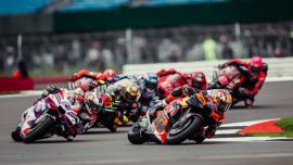 Ein verrücktes britisches Sommergewitter sorgte in der neunten von zwanzig MotoGP-Runden 2023 für unterschiedliche Bedingungen: kühl, aber trocken am Freitag und regnerisch am Samstag in der Qualifikation und beim neunten Sprint des Jahres. 