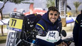 Luciano Benavides von Husqvarna Factory Racing hat die zweitschnellste Zeit auf der ersten Etappe der Desafio Ruta 40 2023 erzielt.