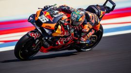 Im sonnigen San Marino waren auch Dani Pedrosa und Brad Binder auf den Red Bull KTM Factory Racing MotoGP RC16 richtig heiß auf Speed.