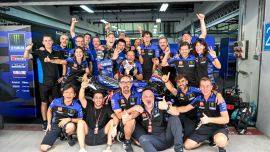 Die Monster Energy Yamaha MotoGP Teamkollegen hielten den unglaublich schwierigen Bedingungen stand und wurden dafür belohnt. 