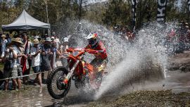 Josep Garcia von Red Bull KTM Factory Racing hat sich den Gesamtsieg bei der FIM International Six Days Enduro (ISDE) 2023 gesichert. 