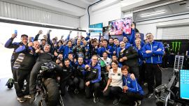 Es war ein emotionales, ereignisreiches und hart umkämpftes Gran Premio de la Comunitat Valenciana Rennen für die Monster Energy Yamaha MotoGP-Piloten Franco Morbidelli und Fabio Quartararo. 