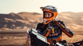 Nach einem Sturz mit 145 km/h und einem sensationellen Platz 9 startet Tobi in die zweite Woche der Dakar 2024.