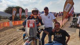 Tobias Ebster ist erfolgreich im Ziel - und Sieger der Malle Moto Klasse!