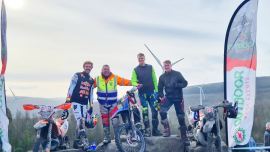 Nach Podiumsplätzen bei der SuperEnduro Serie holt sich Mani Lettenbichler so nebenbei den Sieg bei Valleys Xtreme Enduro in England.