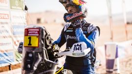Luciano Benavides, der sich nach dem Ruhetag gut erholt hatte, kämpfte sich durch die lange und anspruchsvolle siebte Etappe der Rallye Dakar 2024 und fuhr die zweitschnellste Zeit.