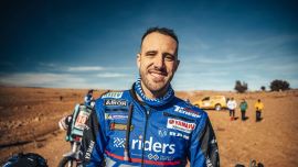 Das Ténéré Yamaha Rallye Team, begann das Africa Eco Race mit einem Doppelpodium, nachdem Alessandro Botturi die erste Etappe der Rallye als Zweiter und sein Teamkollege Pol Tarrés als Dritter beendeten. 