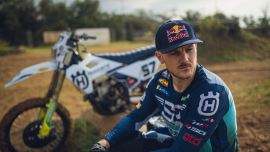 Der Husqvarna Factory Racing Star wird mehrere Monate aussetzen, um sich vollständig zu erholen, hofft aber, rechtzeitig zur zweiten Hälfte der FIM Hard Enduro World Championship wieder im Einsatz zu sein.