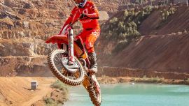 GASGAS bietet eine breite Palette von Performance- Offroad-Bikes, die den Puls beschleunigen und zum Fahren einladen! Mit Michael Walkner steht 2024 ein absoluter Spitzenfahrer am Start des Red Bull Erzbergrodeo! 