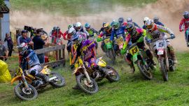 Bei herrlichem Frühsommerwetter fanden schlussendlich 202 Fahrer aus 14 Nationen den Weg nach Schwanenstadt, der zweiten Station der Classic MX Europameisterschaft 2024.