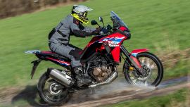 Mit dem Vormarsch der Adventure-Motorräder erfreut sich auch das Trail-Fahren steigender Beliebtheit - Bridgestone liefert den idealen Reifen dazu.
