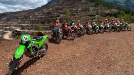 Mit Kawasaki Offroad Experience bietet Joe Lechner eine spezielle Enduro Einsteiger Tour mit Basic Trainings am Erzberg an.