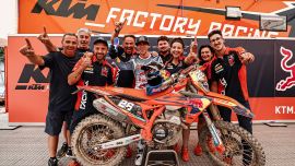 Josep Garcia von Red Bull KTM Factory Racing hat den zweiten Wettkampftag beim EnduroGP of Slovakia - der fünften Runde der FIM EnduroGP Weltmeisterschaft 2024 - gewonnen.