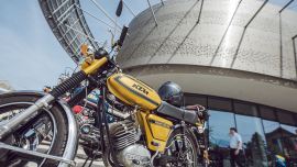 Kostenlose Rookie-Touren für Kids, spektakuläre Events und Oldtimer-Tage für Geschichtsfans in der KTM Motohall.