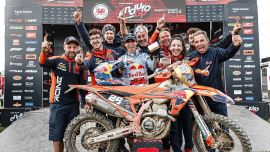 Josep Garcia von Red Bull KTM Factory Racing beendete die vorletzte Runde der FIM EnduroGP-Weltmeisterschaft in Wales mit einem Sieg in den beiden Kategorien EnduroGP und Enduro1 am zweiten Tag.