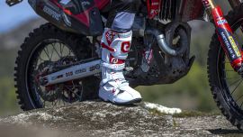 Eleveit, ein auf Motorradschuhe spezialisiertes Unternehmen, stellt seine Kollektion 2025 auf der Internationalen Zweiradmesse vor.Eleveit, ein auf Motorradschuhe spezialisiertes Unternehmen, stellt seine Kollektion 2025 auf der Internationalen Zweiradmesse vor.