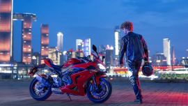 Die neue QJMotor SRK 800 RR, die auch dank des Feedbacks des Puccetti Racing Teams und des Fahrers Raffaele De Rosa aus der Supersport-Weltmeisterschaft entwickelt wurde, ist auf der ICMA zu sehen.Die neue QJMotor SRK 800 RR, die auch dank des Feedbacks des Puccetti Racing Teams und des Fahrers Raffaele De Rosa aus der Supersport-Weltmeisterschaft entwickelt wurde, ist auf der ICMA zu sehen.