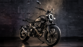 In einer neuen Folge der Ducati World Première 2025 stellt Ducati zwei aufregende Neuzugänge in der Scrambler® Familie vor.