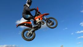 Luca Kroptisch zeigte heute auf am Clubgelände des HSV Burg Kreuzenstein sein Können - er ist mehr als fit für die SuperEnduro WM!