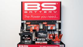 BS Battery ist stolz darauf, sein 15-jähriges Bestehen auf der Mailänder Messe mit seinen treuen Partnern zu feiern. 