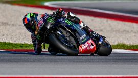 Die Monster Energy Yamaha MotoGP-Piloten Fabio Quartararo und Álex Rins kehrten heute auf den Circuit de Barcelona-Catalunya zurück, um ihr Testprogramm für 2025 zu starten.