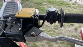 Clake-Brems-Kupplung revolutioniert Motorrad Handling, bringt mehr Kontrolle, ein echter Gamechanger für die anspruchsvolle Offroad und aber auch die Straßen-Szene. 