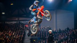 Am vergangenen Wochenende fand in Riesa (D) das 2. Rennen der FIM SuperEnduro-Weltmeisterschaft statt, bei dem der österreichische Nachwuchsfahrer Luca Kropitsch mit seiner 125er Braumandl-KTM erneut sein Können in der Jugend Klasse unter Beweis stellte.
