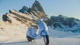 Vespa 946 Snake