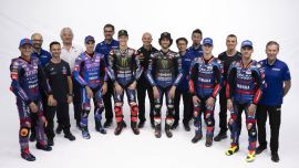 Yamaha Motor Co. Ltd. (YMC) und Yamaha Motor Racing Srl (YMR) stellten auf dem Yamaha MotoGP Launch Event ihre mittelfristige Strategie für 2025 vor. 