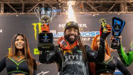 Der Rockstar Energy Husqvarna Factory Racing Fahrer setzt sich bei seinem Heimrennen durch.