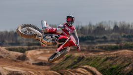 Das von Tony Cairoli und Alessandro Lupino im Rennsport entwickelte Motorrad ist endlich erhältlich!