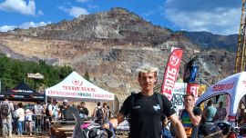 Auch Big Bikes Rider werden am Red Bull Erzbergrodeo glücklich - wie Maxi, der von Hard Enduro in die 2 Zylinder Klasse gewechselt ist und dort echt happy ist.