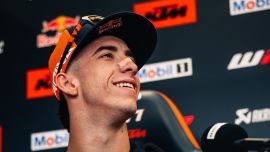 Pedro Acosta holt mit der KTM RC16 zum vierten Mal in dieser Saison Sprintpunkte, nachdem er aus der fünften Reihe gestartet war. 